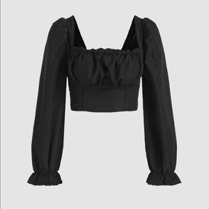 This top can go with anything, from sport to elegant😍